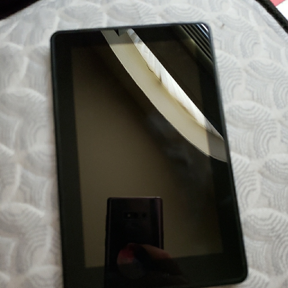 Kindle fire w/charger